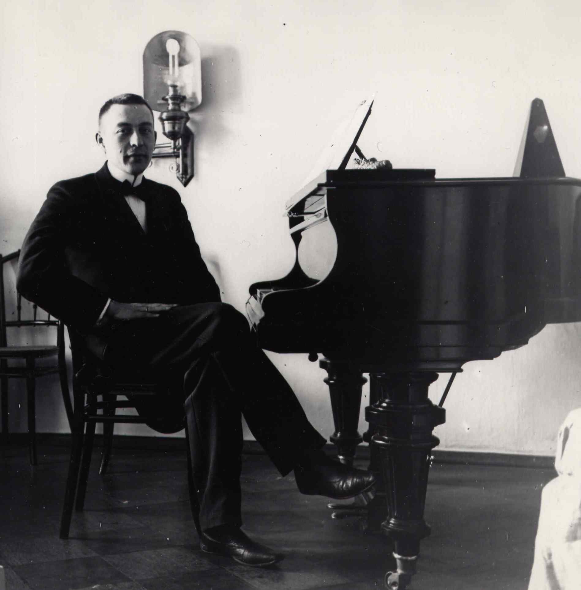 Sergei Rachmaninov Voted Greatest Pianist Of All Time sergei-rachmaninov-voted-greatest-pianist-of-all-time