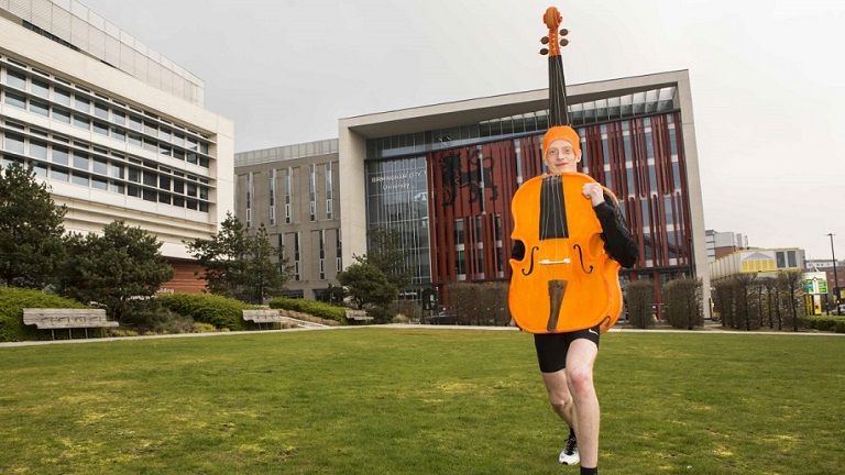 Violist attempts record for fastest running musical instrument