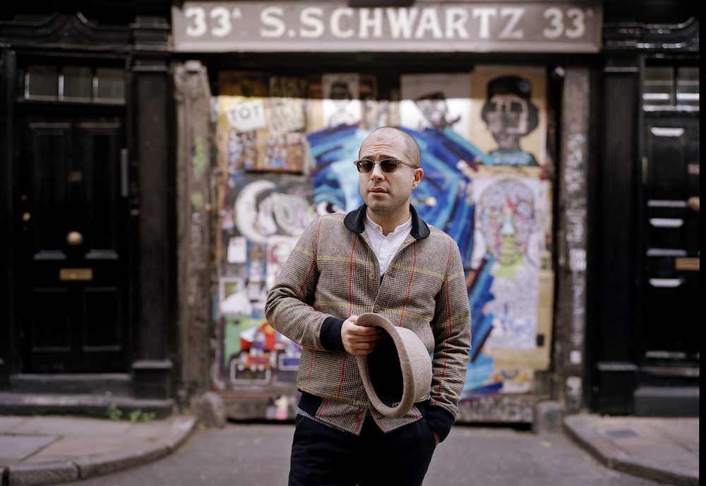 Mahan Esfahani, Passinge Mesures