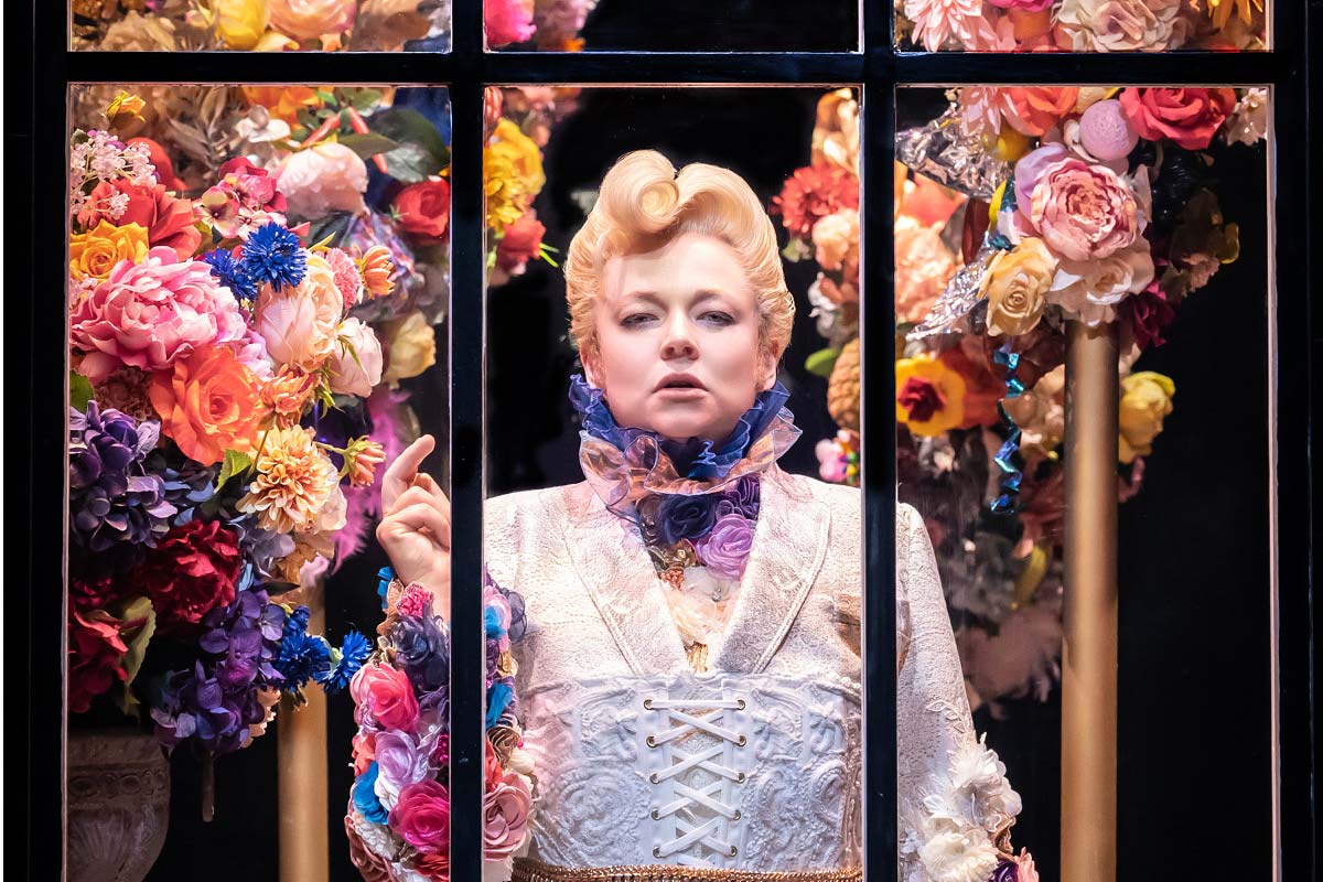 Sarah Snook in Sydney Theatre Company's The Picture of Dorian Gray. =