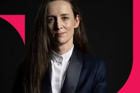 Cottis conducts The Planets