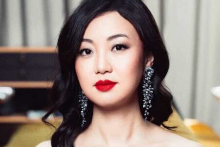 Ying Fang sings Songs of the Auvergne
