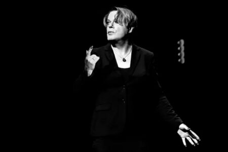 Izzard – The Tragedy of Hamlet