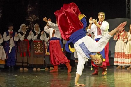 Fremantle Chamber Orchestra & Kashtany Duo & Ukrainian Roztiazhka Cossack Dancers