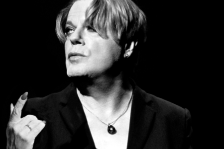 Eddie Izzard Performs Shakespeare’s Hamlet
