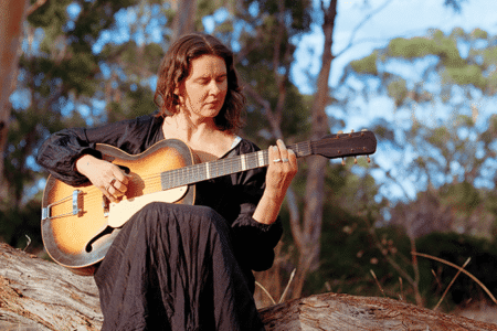 Naomi Keyte and Tessa Leon – Live (Art for Takayna)